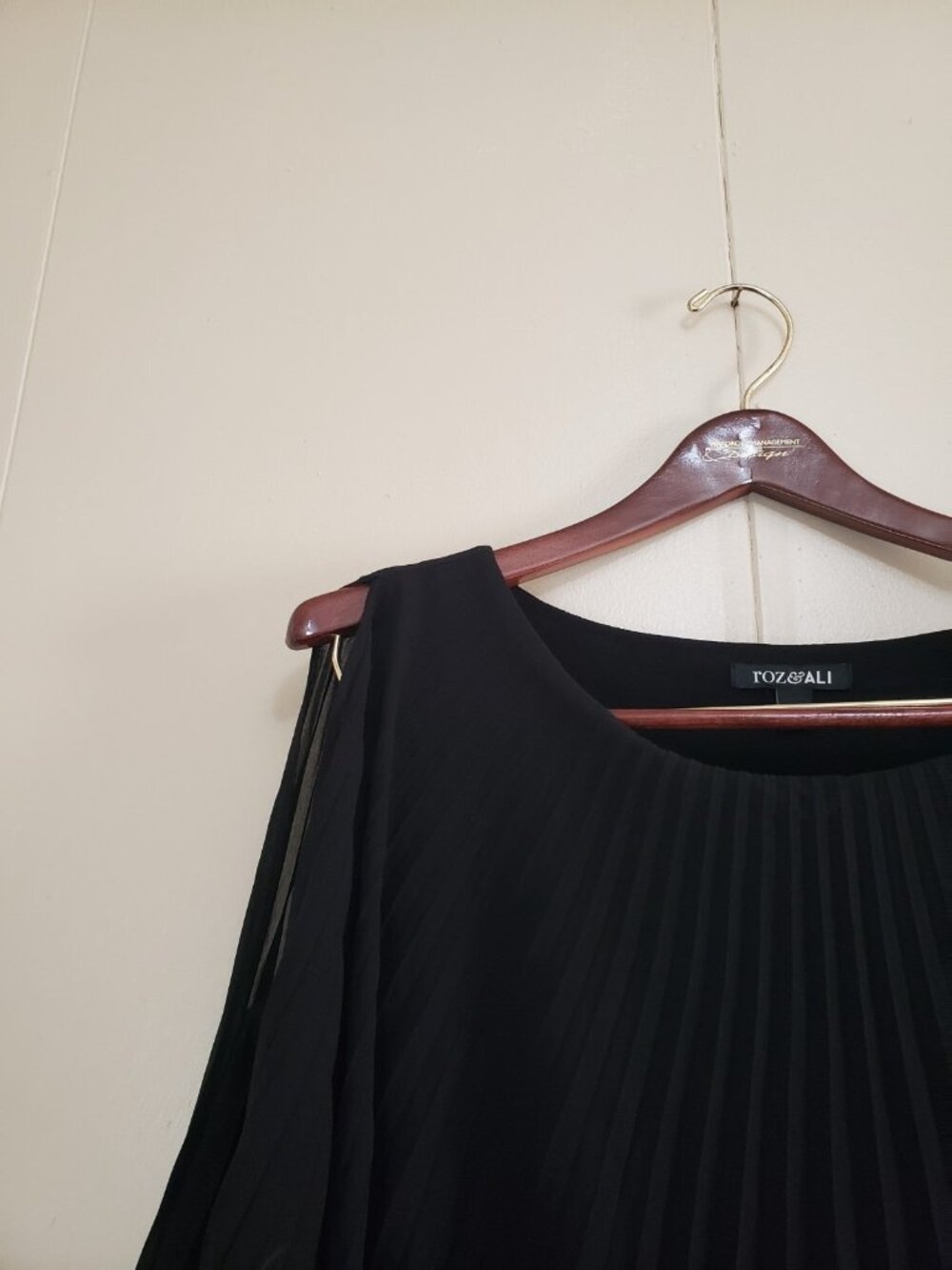 Roz & Ali Womens L Poncho Top Black Pleated Cold Shoulder Retro Elegant Evening - Picture 3 of 9